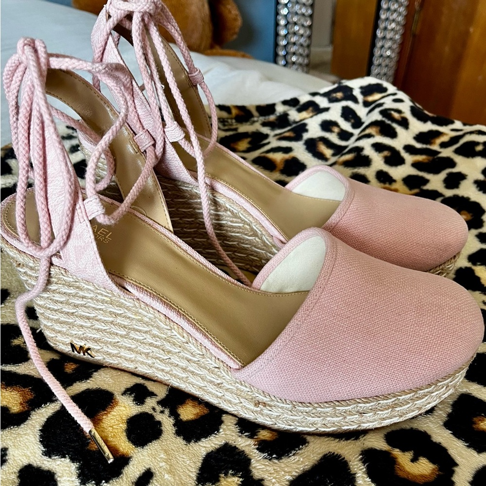 Michael Kors Blush Espadrille 
Wedges Size 10M